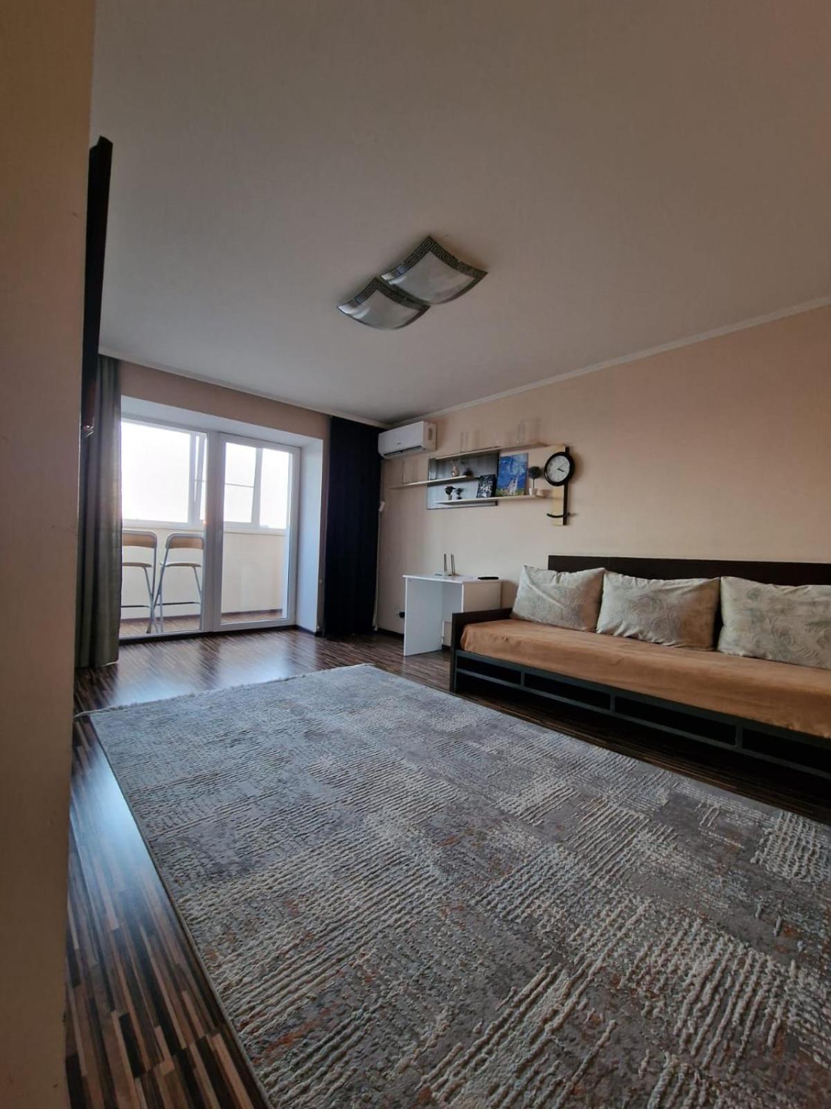Apartment On Republic Square Ustʼ-Kamenogorsk Exterior foto